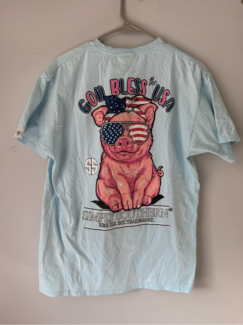 Simply Southern 'God Bless the USA' Pig Graphic T-shirt Light Blue L Unisex